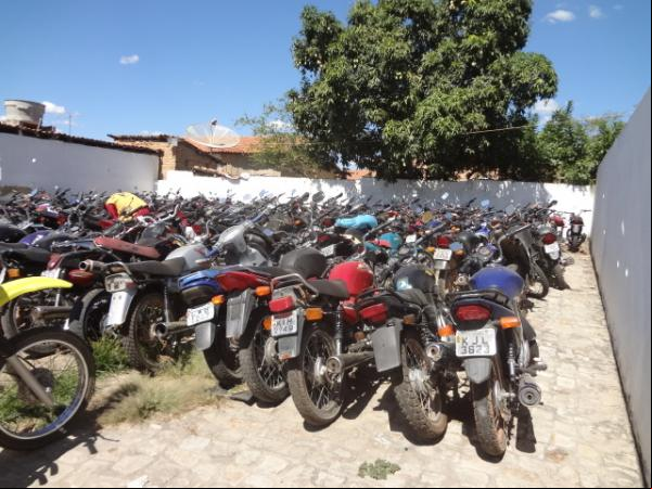 Pátio da 3ª CIRETRAN continua lotado de veículos irregulares.(Imagem:FlorianoNews)