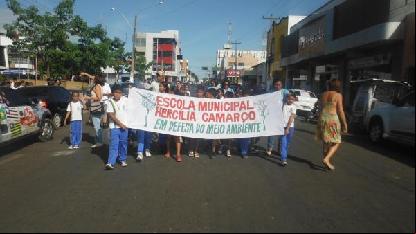 Caminhada marcou o Dia do Meio Ambiente em Floriano.(Imagem:FlorianoNews)