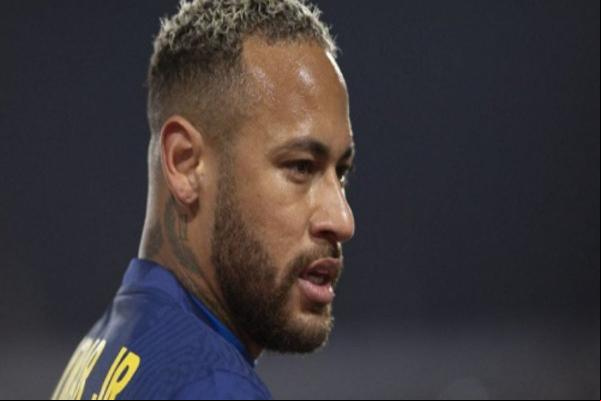 Neymar liga para Leonardo para explicar