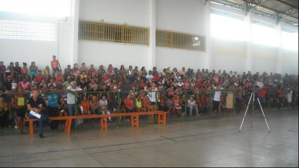 Emoção durante sorteio das moradias populares em Floriano.(Imagem:FlorianoNews)