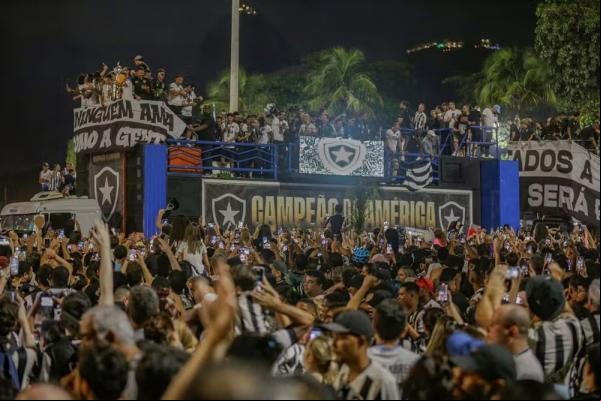 Artur Jorge confidenciou a conhecidos que começou a se questionar se era querido no clube, se fazia parte dos planos, mesmo com a Libertadores em mãos.(Imagem:Alexandre Cassiano)
