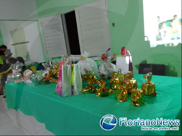 Associação de Moradores do Bairro Manguinha realizou festa para mães.(Imagem:FlorianoNews)