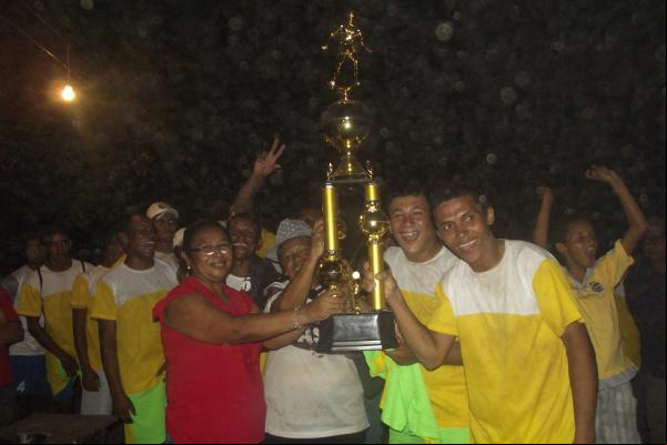 Time campeão(Imagem:FlorianoNews)