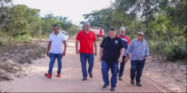 Maurício Bezerra acompanha deputado em visita às obras de recuperação de estradas(Imagem:Reprodução)