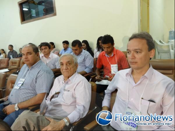 Floriano elegeu prioridades para o Estado no Fórum