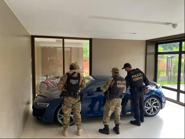 Operação Expansão: Carro de luxo sequestrado(Imagem:Divulgação/PF)