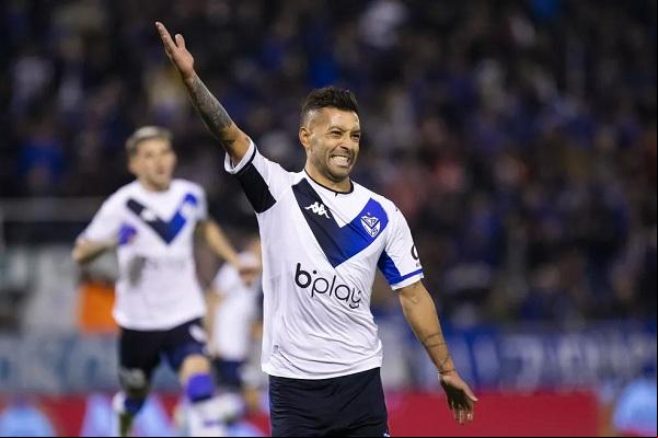 Janson comemora gol sobre o River Plate.(Imagem:Divulgação/Vélez Sarsfield )