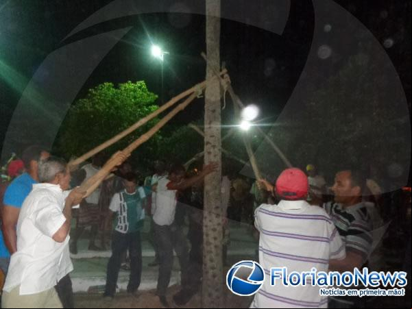 Festejos de Nossa Senhora de Nazaré inicia com o tradicional levantamento do mastro.(Imagem:FlorianoNews)