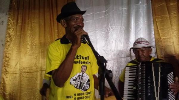 Apresentação do sanfoneiro Zé Valmir(Imagem:FlorianoNews)