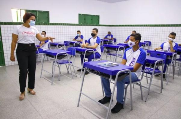 Secretário de Educação anuncia ensino integral para 200 escolas do PI e