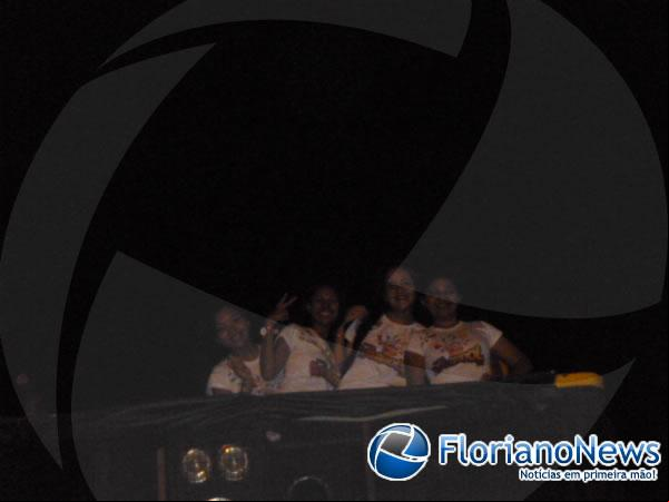 Carreata do bloco Farinhalcool percorreu ruas e avenidas de Floriano. (Imagem:FlorianoNews)