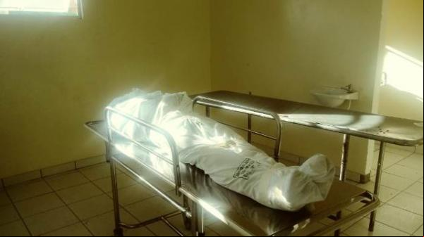 Cadáver de adolescente morto a pauladas é trazido para o IML de Floriano.(Imagem:FlorianoNews)