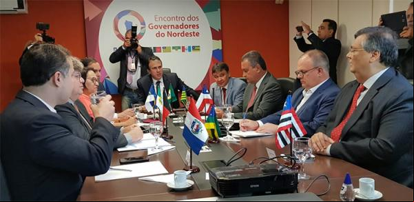 Em carta, governadores do Nordeste repudiam Bolsonaro por incitar invasão de hospitais.(Imagem:Délio Rocha/TV Cidade Verde)