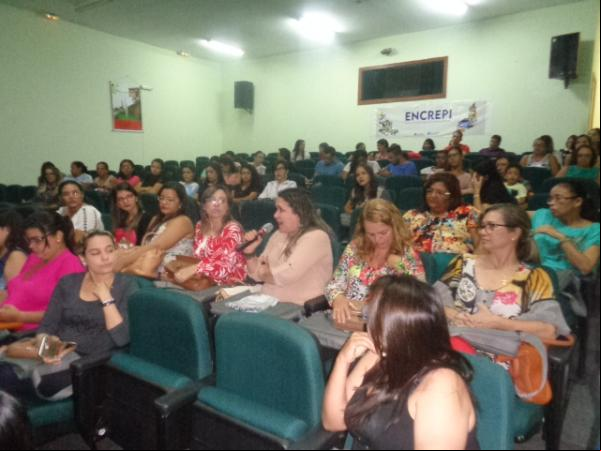 Floriano sedia Encontro do Conselho Regional de Enfermagem do Piauí.(Imagem:FlorianoNews)