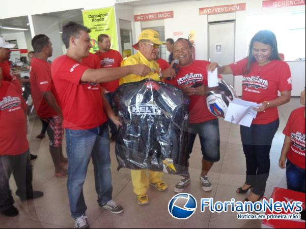 Cajueiro Motos comemora Dia do Motociclista com moto eio em Floriano. (Imagem:FlorianoNews)