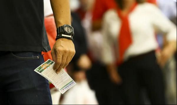 Dezenas sorteadas fora 22, 27, 30, 43, 51 e 56.(Imagem:Marcelo Camargo/Agência Brasil)