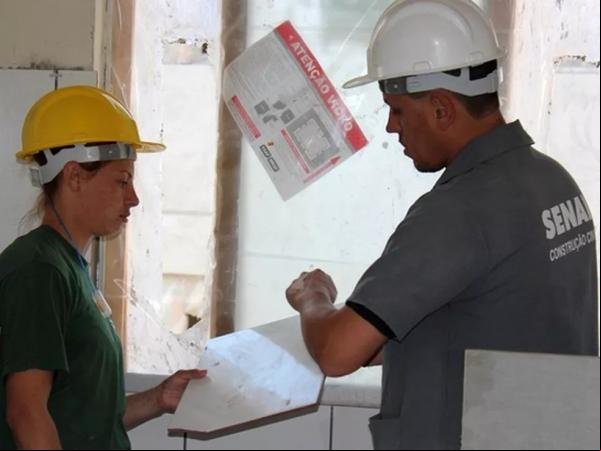 Plataforma tem vaga para técnico de segurança no trabalho.(Imagem:Aline de Liz/ Divulgação/ FMM Engenharia)