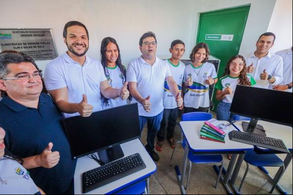 Governador e secretário da Educação assinam ordem de serviço para construção e reforma de escolas(Imagem:Divulgação)