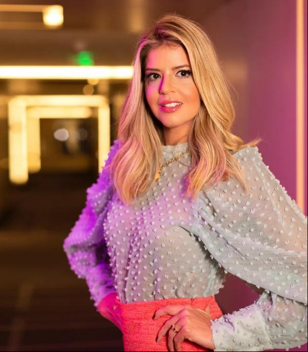 Mariana Santos voltou à cena em