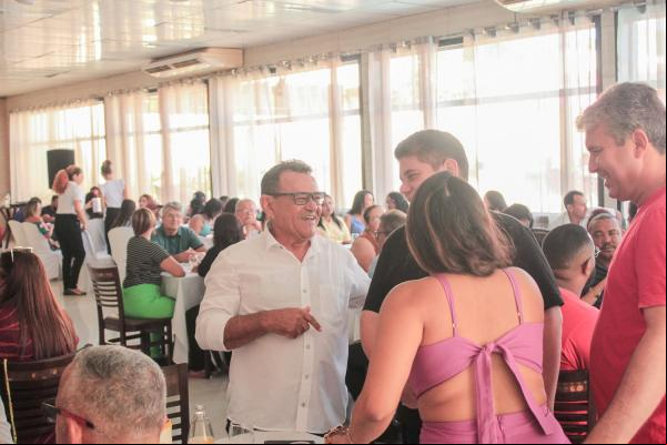 Grupo liderado por Maurício Bezerra discute propostas para Floriano e define pré-candidatura a prefeito.(Imagem:Divulgação)