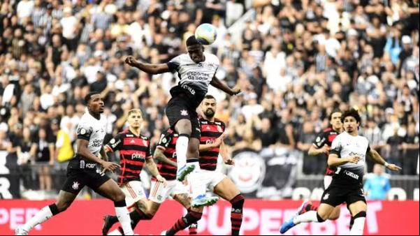 Félix Torres em Corinthians x Flamengo(Imagem:Marcos Ribolli)
