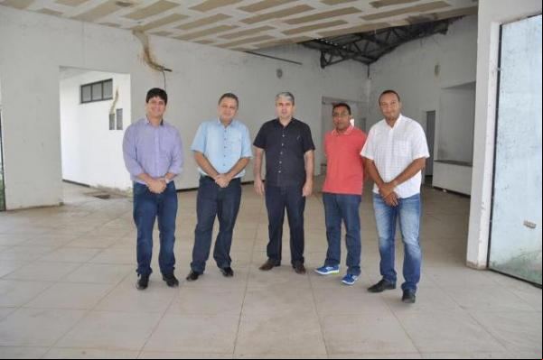 Secretário de Estado de Saúde visita obras da Policlínica em Floriano.(Imagem:SECOM)