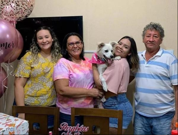 Da esquerda para direita: Bianca, Noélia, Maria Clara e Manoel Honorato.(Imagem:Reprodução /Redes Sociais )