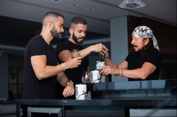 Bell Marques e seus filhos, Rafa e Pipo Marques.(Imagem:Reprodução/Instagram)