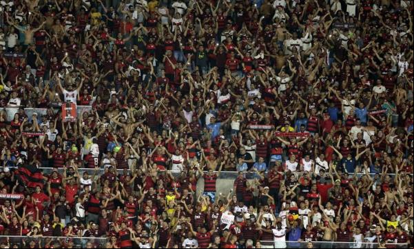 Torcida do Flamengo enche o Maracanã contra o Santos.(Imagem:Antonio Scorza)