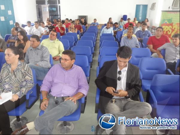 Floriano sediou I Fórum de Desenvolvimento promovido pelo G12.(Imagem:FlorianoNews)