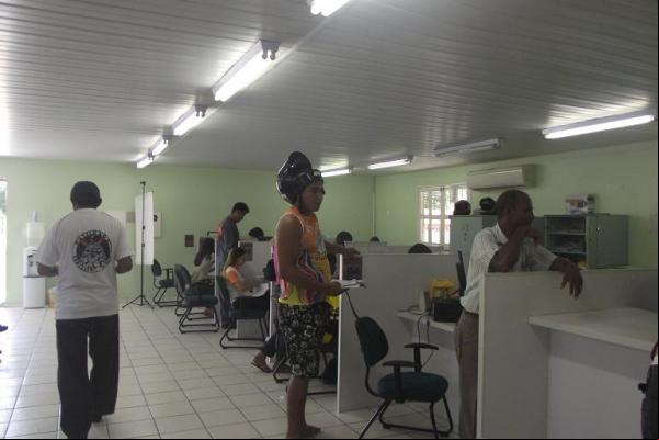 Veículos irregulares ocupam pátio da 3ª CIRETRAN.(Imagem:FlorianoNews)