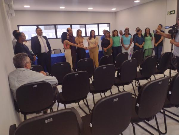 Novos membros do Conselho Deliberativo e do Conselho Fiscal do Fundo de Previdência de Floriano são empossados para triênio 2025-2027.(Imagem:FlorianoNews)