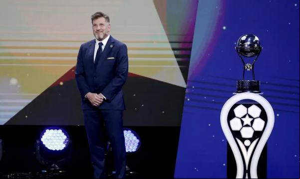 Presidente da Conmebol, Alejandro Domínguez.(Imagem:REUTERS/CESAR OLMEDO/DIREITOS RESERVADOS)