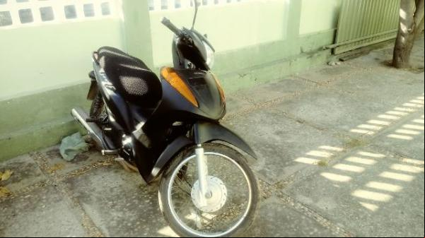 Motocicleta tomada de assalto é recuperada pela PM.(Imagem:FlorianoNews)