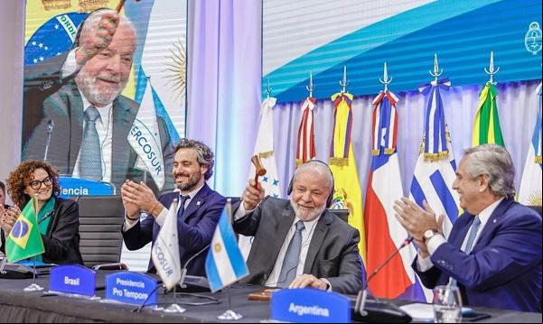 Lula participa da retomada de obras da Universidade Latino-Americana.(Imagem:Ricardo Stuckert/PR)