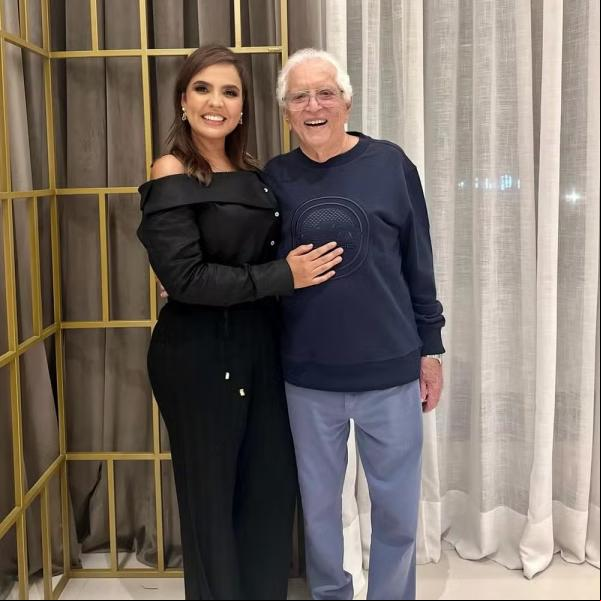 Carlos Alberto de Nóbrega e a atual esposa, Renata de Nóbrega.(Imagem:Reprodução/Instagram)