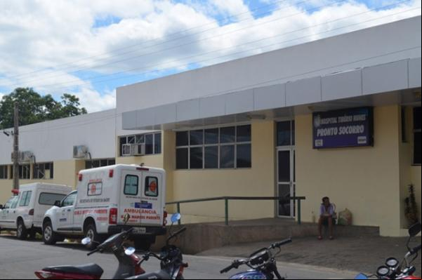 Bebê internado em hospital de Floriano apresenta lesão na garganta provocada por queimadura.(Imagem:florianonews.piauiconectado.com)