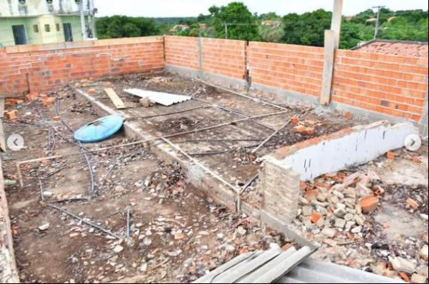 Prefeito Antônio Reis e equipe visitam obra de reforma da UBS Santa Cruz em Floriano(Imagem:Reprodução/Instagram)