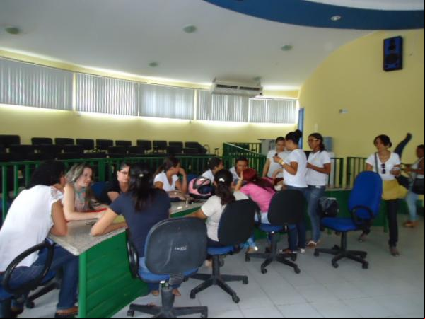 Técnicos em Enfermagem ocupam plenário da Câmara e cobram equiparação salarial.(Imagem:FlorianoNews)