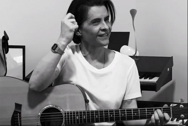 Marina Lima apresenta quatro músicas inéditas em EP gravado para ser lançado com songbook(Imagem:Divulgação)