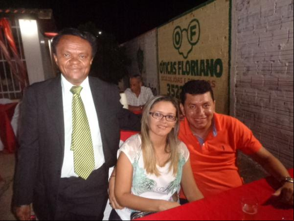 Cronista Hayalla comemora 9 anos de circulação do Jornal Perfil.(Imagem:FlorianoNews)