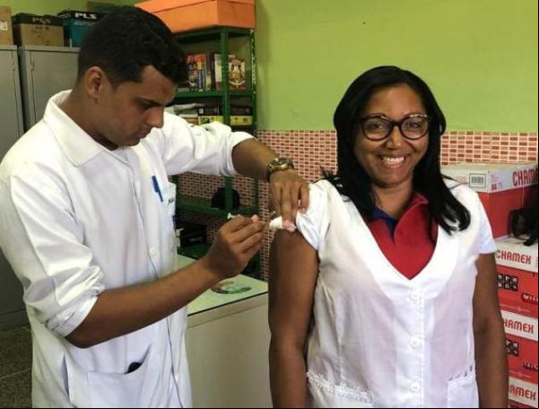 Acadêmicos da FAESF realizam atualização vacinal na Escola Pequeno Príncipe.(Imagem:FAESF)