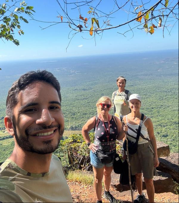 Guia de turismo com turistas em Pedro II.(Imagem:Arquivo pessoal)