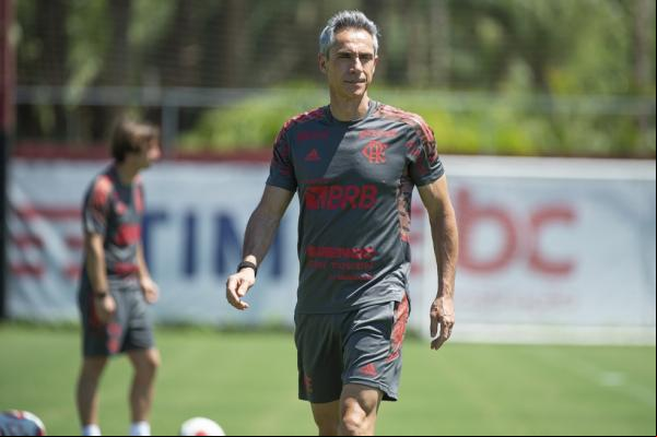 Desde a reapresentação, dia 10 de janeiro, hábitos que fizeram parte da temporada de sucesso em 2019 e se perderam com o tempo voltaram a ser regra no CT. O ponto biométrico para m(Imagem:Reprodução)