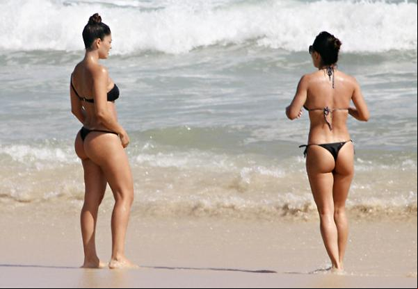 Juliana Paes exibe o corpão em praia carioca.(Imagem:Cláudio Andrade / Revista QUEM)