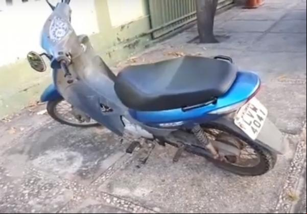 Motocicleta tomada de assalto é recuperada pela PM de Floriano.(Imagem:FlorianoNews)