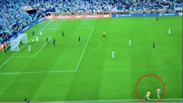 Imprensa sa vê erro do juiz no terceiro gol da Argentina(Imagem:Reprodução)