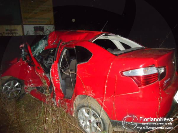 Acidente envolvendo carreta e carro de eio deixa quatro feridos na BR-343.(Imagem:FlorianoNews)