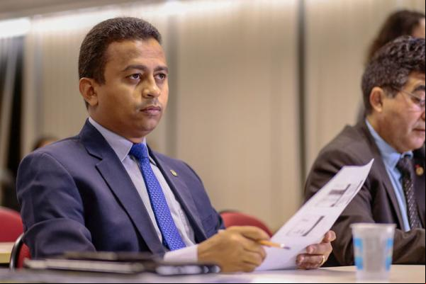 Deputado estadual Francisco Costa(Imagem:Roberta Aline/Cidadevede.com)