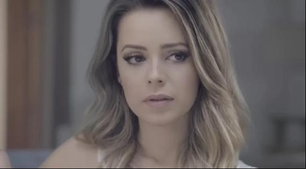 Sandy no clipe de